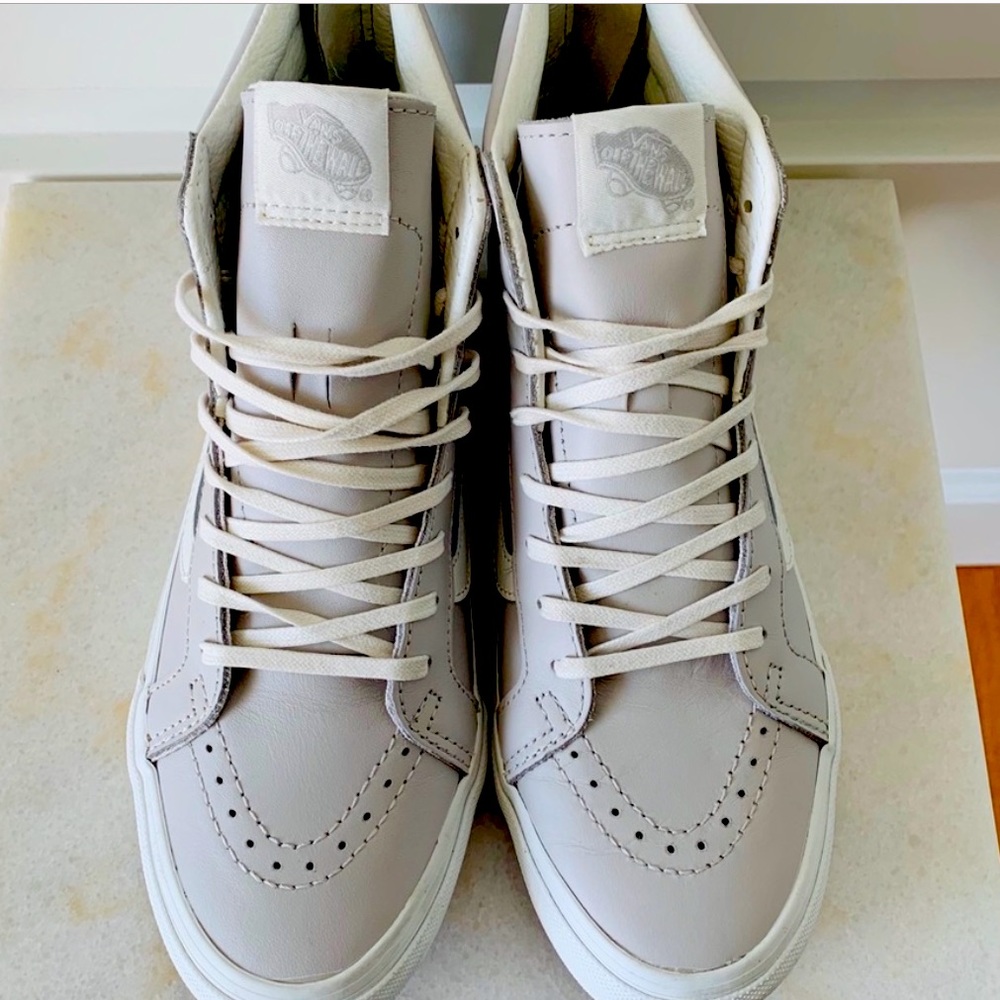Gently used great condition Vans SK8 Hi Grey Leather Women’s Sneaker